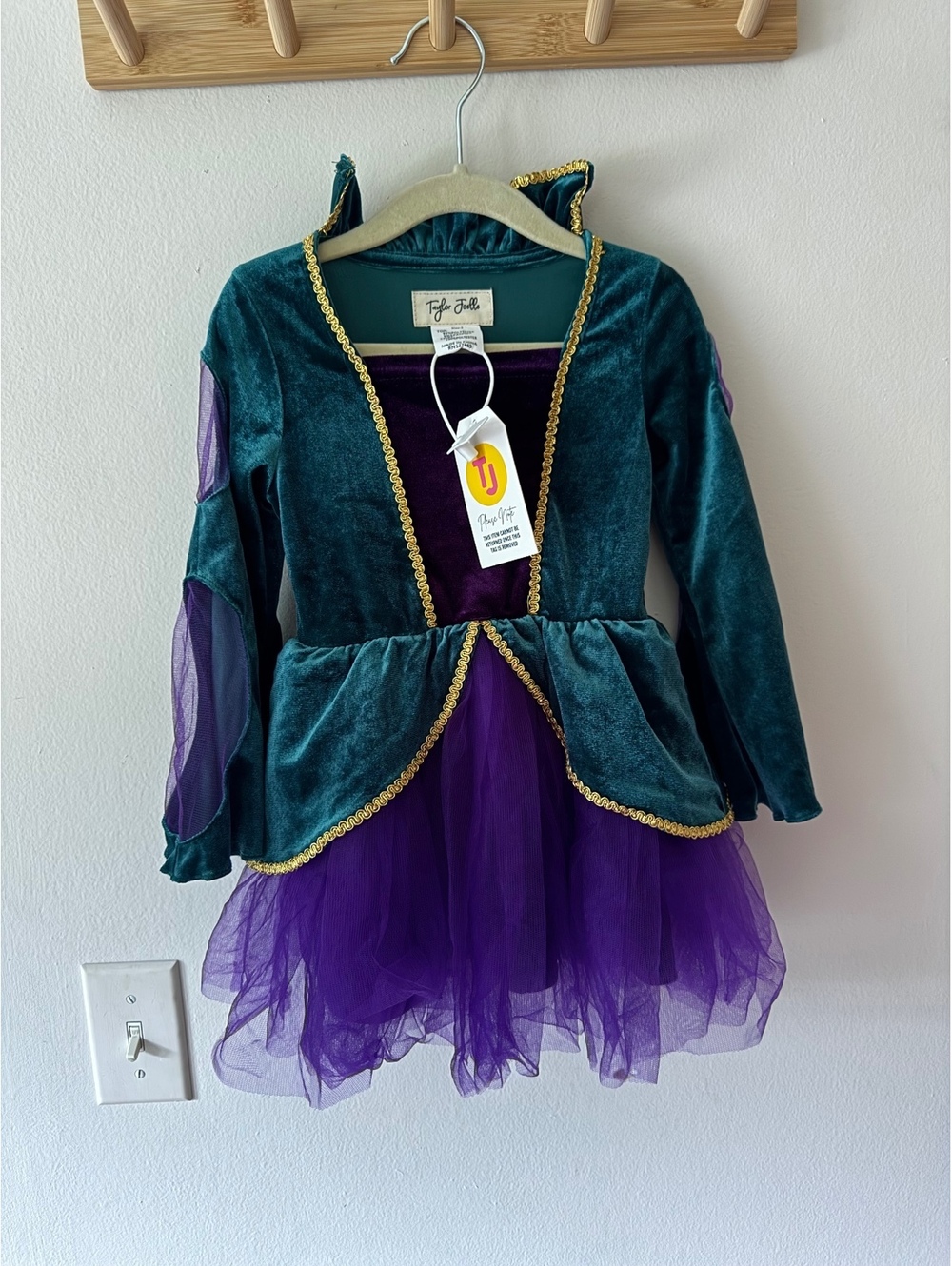 Taylor Joelle NWT Hocus Pocus Winifred Sanderson Dress